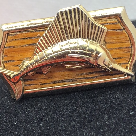 Hickok Sailfish Cuff Links - Picture 4 of 13